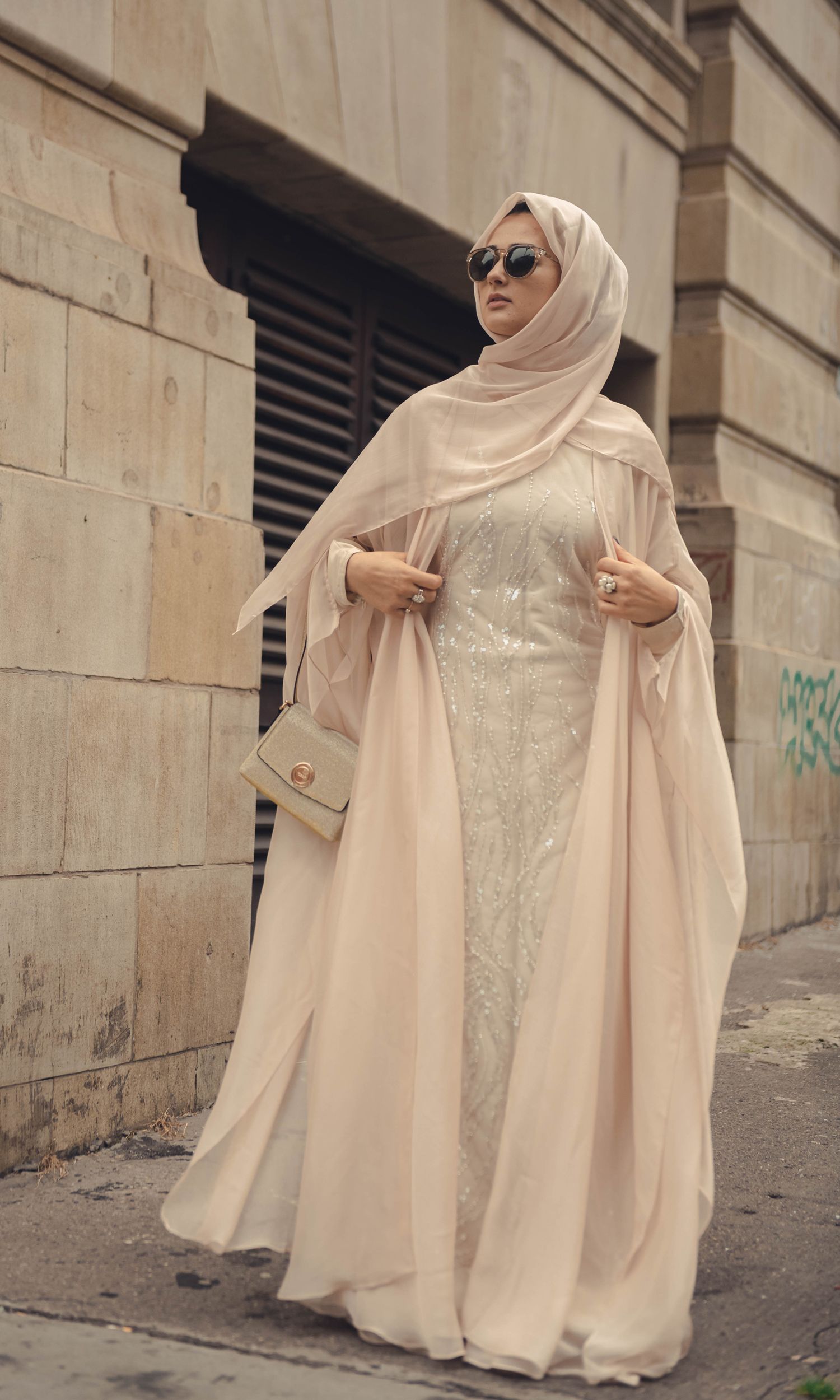 Almās