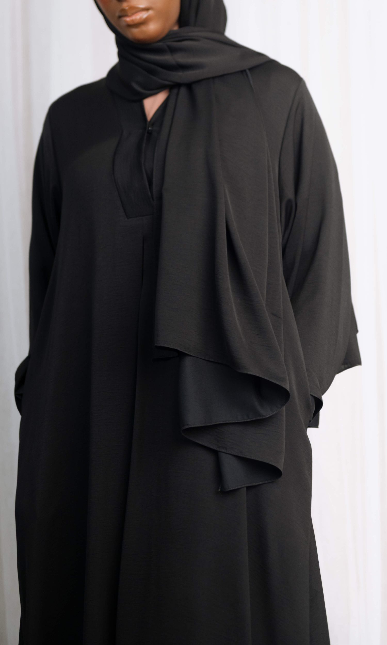 Najaa - Black