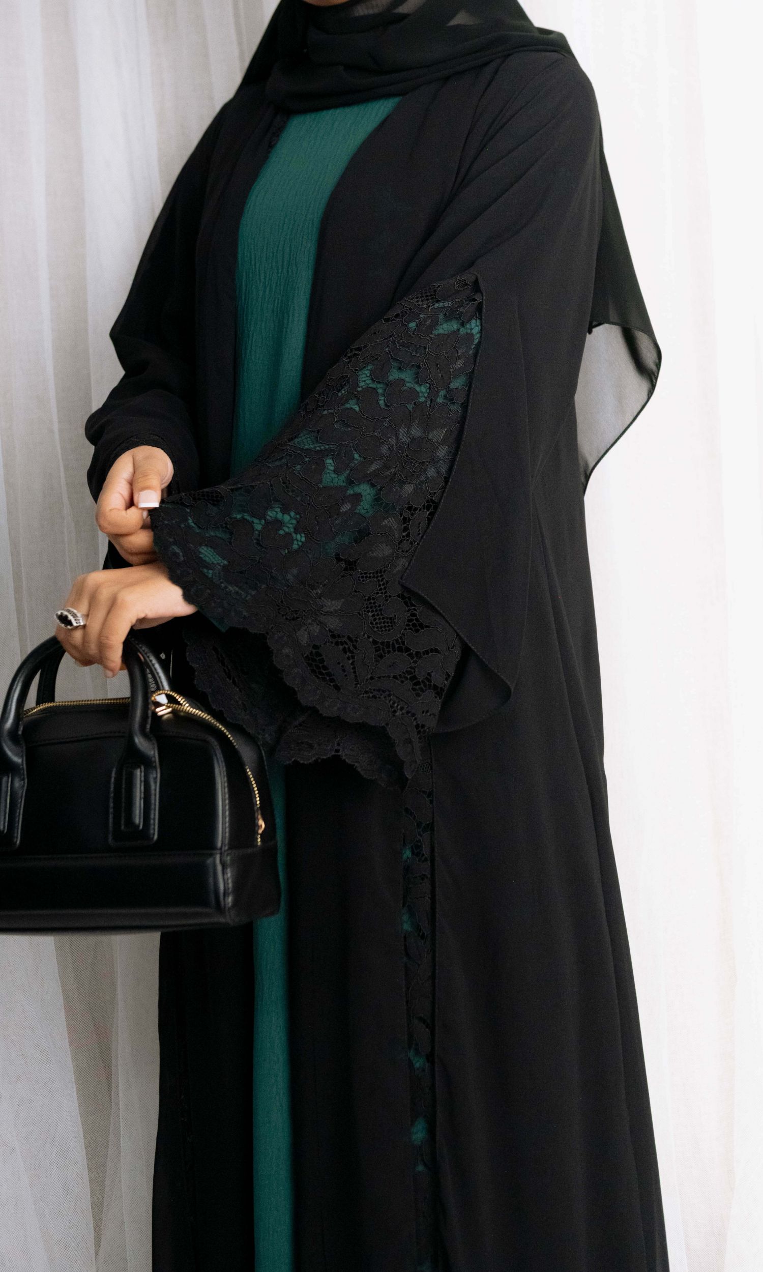 Zahra Lace
